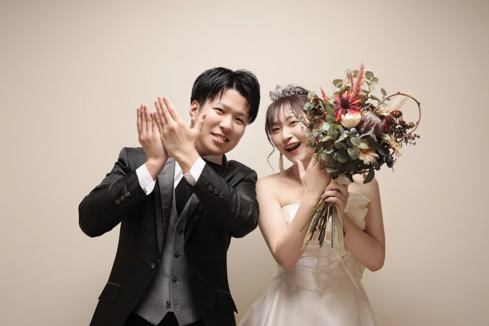 Y &
K 様のフォトウェディングレポートサムネイル画像 フォトウェディング専門のブライダルフォトスタジオLUXE MATSUYAMA – リュクス松山 -